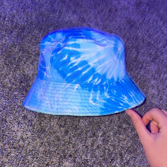 Bucket hats - Picture 4 of 5